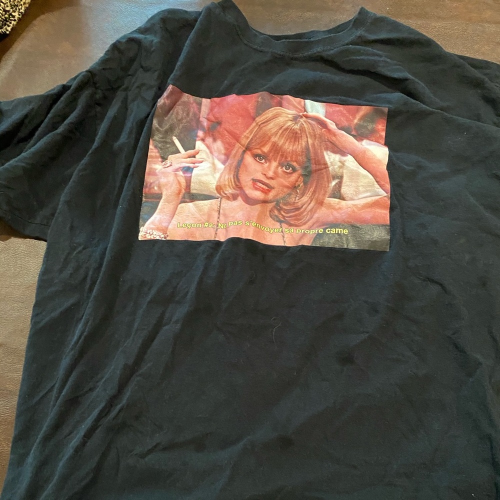 Graphic t